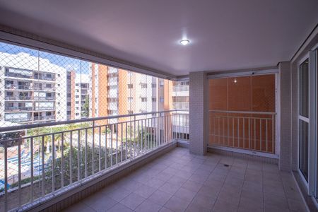 Apartamento para alugar com 141m², 3 quartos e 2 vagasVaranda