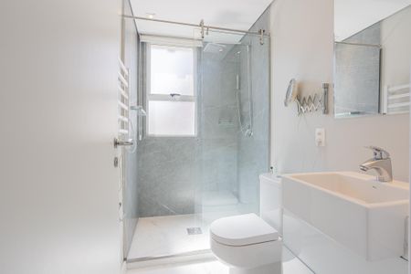 Apartamento para alugar com 233m², 3 quartos e 4 vagasBanheiro da Suíte 2