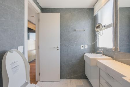 Apartamento para alugar com 233m², 3 quartos e 4 vagasBanheiro da Suíte 3