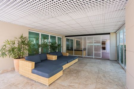 Apartamento para alugar com 233m², 3 quartos e 4 vagasPiscina Coberta