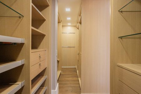 Apartamento para alugar com 233m², 3 quartos e 4 vagasCloset da suíte 3