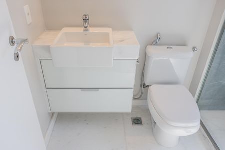 Apartamento para alugar com 233m², 3 quartos e 4 vagasBanheiro da Suíte 1