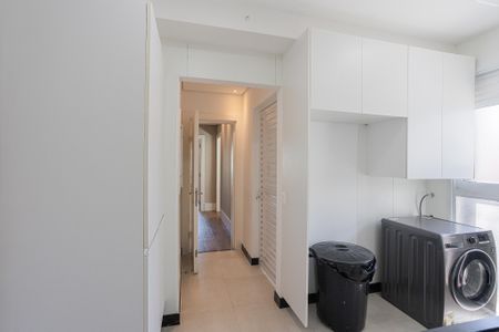 Apartamento para alugar com 233m², 3 quartos e 4 vagasÁrea de Serviço