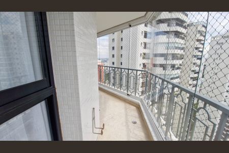 Apartamento à venda com 310m², 4 quartos e 4 vagasVaranda