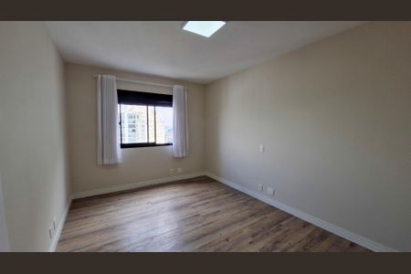 Apartamento à venda com 310m², 4 quartos e 4 vagasQuarto