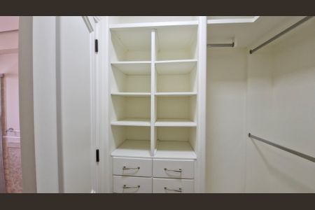 Apartamento à venda com 310m², 4 quartos e 4 vagasCloset
