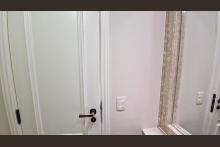 Apartamento à venda com 310m², 4 quartos e 4 vagasBanheiro
