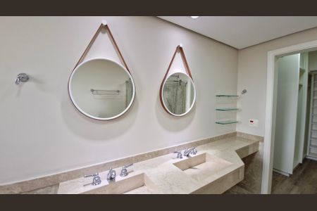Apartamento à venda com 310m², 4 quartos e 4 vagasBanheiro