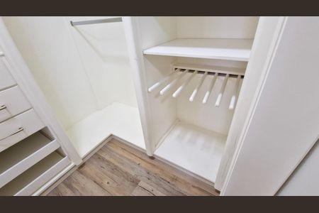 Apartamento à venda com 310m², 4 quartos e 4 vagasCloset