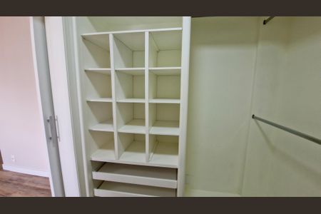 Apartamento à venda com 310m², 4 quartos e 4 vagasCloset