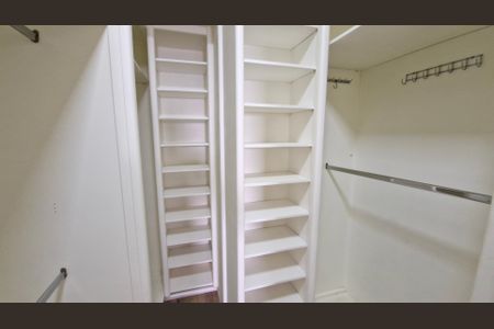 Apartamento à venda com 310m², 4 quartos e 4 vagasCloset