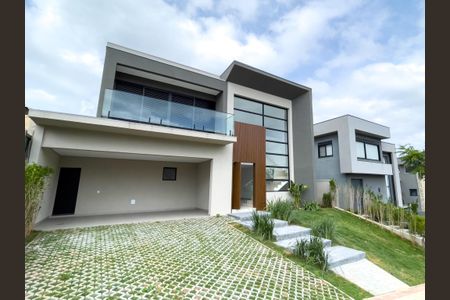 Casa de condomínio à venda com 386m², 4 quartos e 2 vagasFoto 01