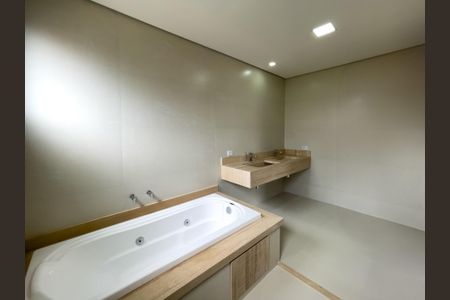 Casa de condomínio à venda com 386m², 4 quartos e 2 vagasFoto 01
