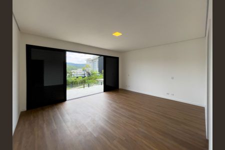 Casa de condomínio à venda com 386m², 4 quartos e 2 vagasFoto 01