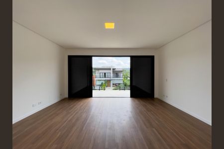 Casa de condomínio à venda com 386m², 4 quartos e 2 vagasFoto 01