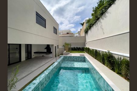 Casa de condomínio à venda com 386m², 4 quartos e 2 vagasFoto 01