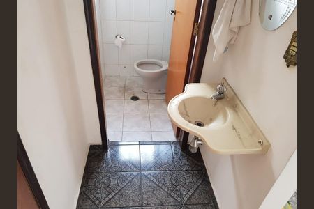 Casa à venda com 160m², 4 quartos e 2 vagasBanheiro