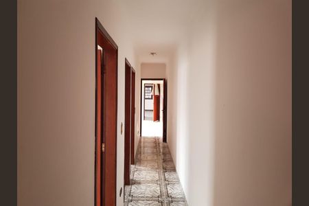 Casa à venda com 160m², 4 quartos e 2 vagasCorredor