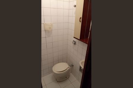 Casa à venda com 160m², 4 quartos e 2 vagasBanheiro