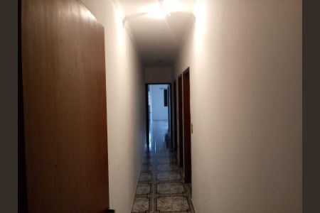Casa à venda com 160m², 4 quartos e 2 vagasCorredor