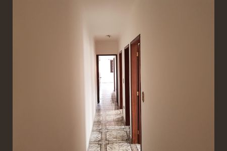 Casa à venda com 160m², 4 quartos e 2 vagasCorredor