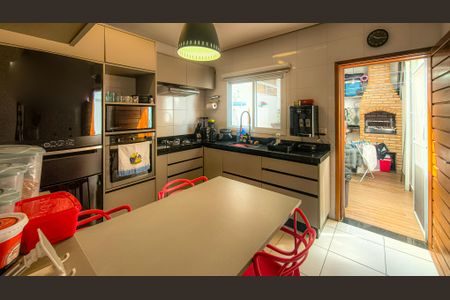 Casa à venda com 143m², 3 quartos e 2 vagasCozinha