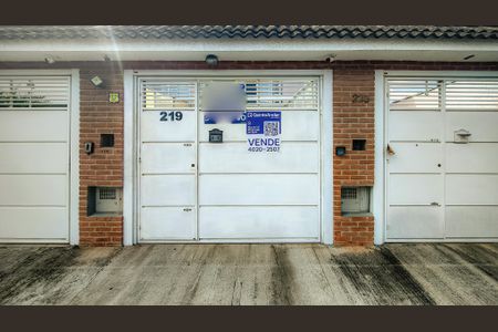 Casa à venda com 143m², 3 quartos e 2 vagasFachada com Plaquinha Instalada