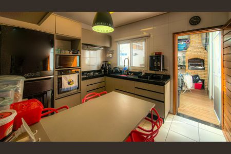 Casa à venda com 143m², 3 quartos e 2 vagasCozinha