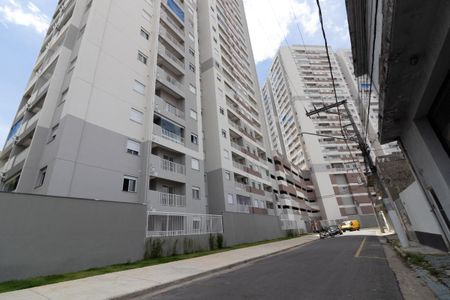 Apartamento para alugar com 49m², 2 quartos e 1 vaga Apartamento para alugar com 49m², 2 quartos e 1 vagaFachada