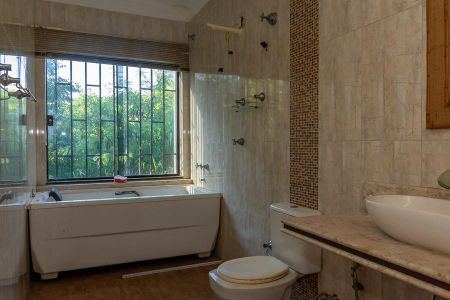 Casa para alugar com 6000m², 3 quartos e 5 vagas Casa para alugar com 6000m², 3 quartos e 5 vagasBanheiro Suíte 3