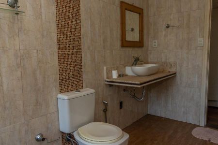 Casa para alugar com 6000m², 3 quartos e 5 vagas Casa para alugar com 6000m², 3 quartos e 5 vagasBanheiro Suíte 3