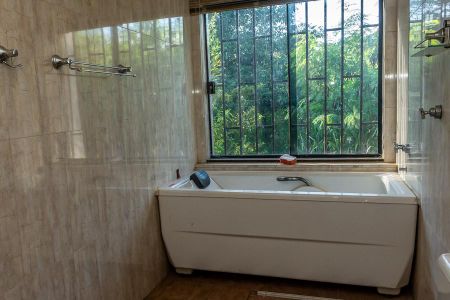 Casa para alugar com 6000m², 3 quartos e 5 vagas Casa para alugar com 6000m², 3 quartos e 5 vagasBanheiro Suíte 3