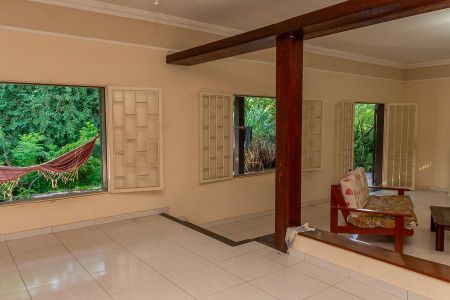 Casa para alugar com 6000m², 3 quartos e 5 vagas Casa para alugar com 6000m², 3 quartos e 5 vagasSala