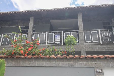 Casa para alugar com 190m², 3 quartos e sem vaga Casa para alugar com 190m², 3 quartos e sem vagaFachada