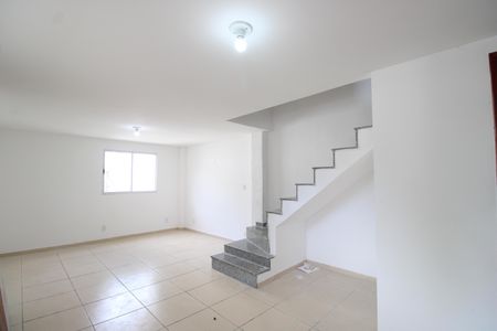 Casa de condomínio à venda com 75m², 3 quartos e 1 vagaSala