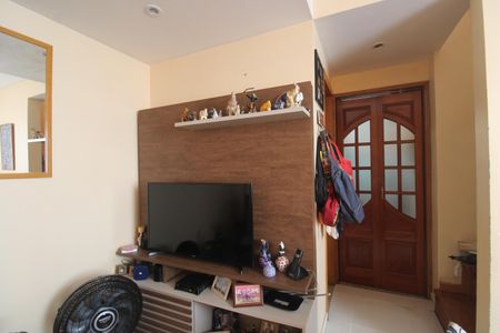 Casa de condomínio à venda com 61m², 2 quartos e 1 vagaSala