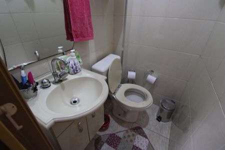 Casa de condomínio à venda com 61m², 2 quartos e 1 vagaLavabo