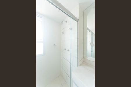 Apartamento à venda com 68m², 2 quartos e 2 vagasBanheiro suite 