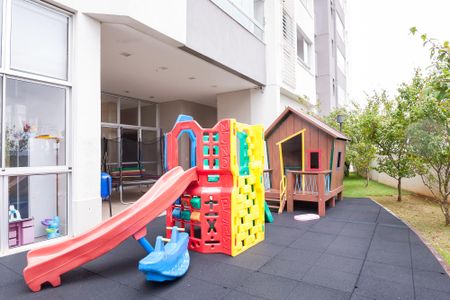 Apartamento à venda com 68m², 2 quartos e 2 vagasÁrea comum - Playground