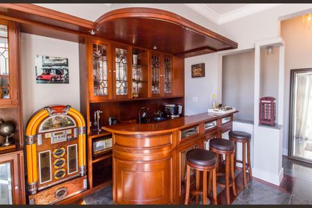 Casa de condomínio à venda com 400m², 4 quartos e 5 vagasSala
