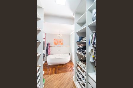 Casa de condomínio à venda com 400m², 4 quartos e 5 vagasCloset da suíte