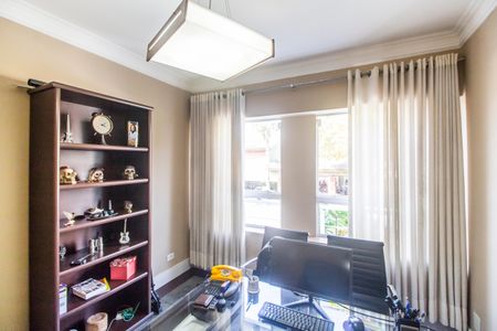 Casa de condomínio à venda com 400m², 4 quartos e 5 vagasEscritório