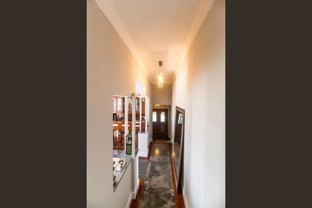 Casa de condomínio à venda com 400m², 4 quartos e 5 vagasEntrada