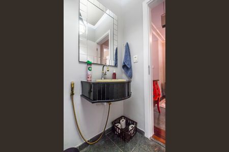 Casa de condomínio à venda com 400m², 4 quartos e 5 vagasLavabo