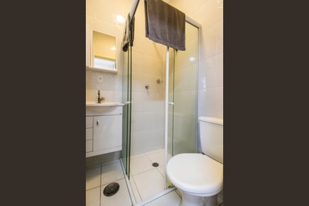 Casa de condomínio à venda com 400m², 4 quartos e 5 vagasBanheiro de serviço