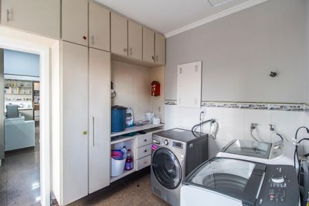 Casa de condomínio à venda com 400m², 4 quartos e 5 vagasÁrea de Serviço