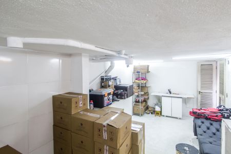 Casa de condomínio à venda com 400m², 4 quartos e 5 vagasDepósito