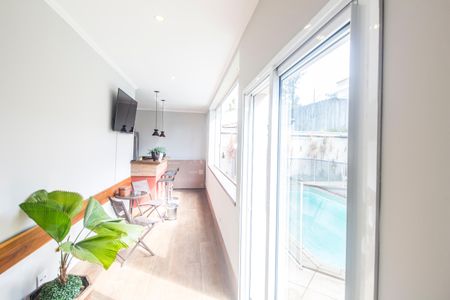 Casa de condomínio à venda com 400m², 4 quartos e 5 vagasVaranda