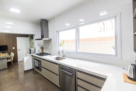 Casa de condomínio à venda com 400m², 4 quartos e 5 vagasCozinha