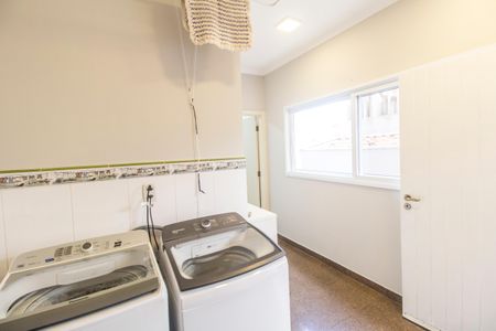 Casa de condomínio à venda com 400m², 4 quartos e 5 vagasÁrea de Serviço